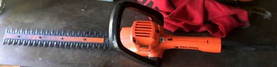 BLACK & DECKER ELECTRIC SHRUB AND HEDGE TRIMMER