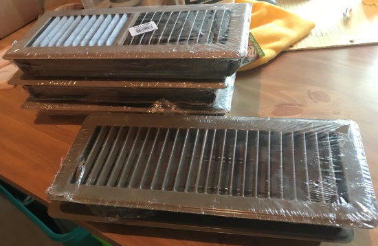 LOT OF TRU AIRE AND HART & COOLEY 4X12 FLOOR REGISTERS