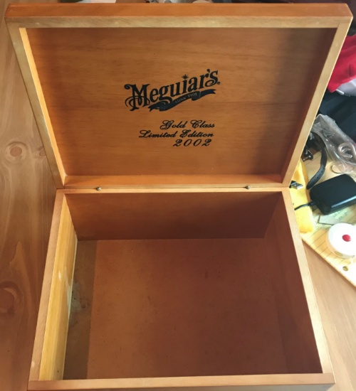NICE MEGUIAR'S DOVE TAILED WOODEN BOX