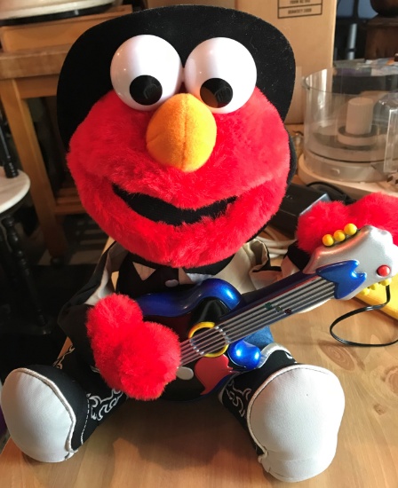 COUNTRY SINGING ELMO MUPPET SESAME STREET TOY