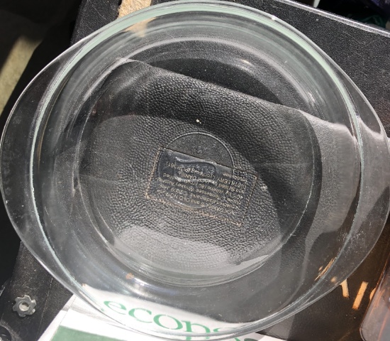 VINTAGE GLASBAKE PIE DISH WITH HANDLES