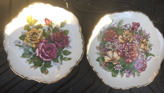 2 MADE IN KOREA DECORATIVE ROSE PLATES WITH HANGING CORD