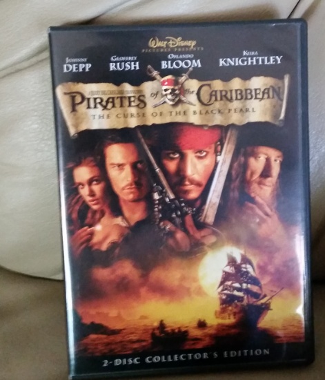 PIRATES OF THE CARIBBEAN THE CURSE OF THE BLACK PEARL DVD