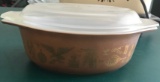 PYREX OVENWARE EARLY AMERICAN CASSEROLE DISH 043