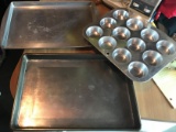 LOT OF BAKEWARE