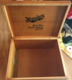 NICE MEGUIAR'S DOVE TAILED WOODEN BOX