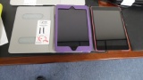 APPLE I PAD (NO CORDS)