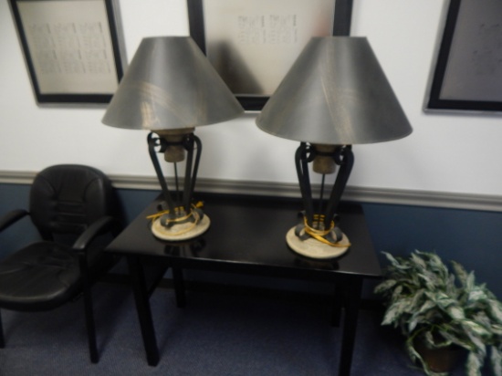 Lot Table with (2) Lamps