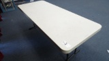 FOLDING TABLE