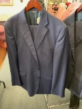 Ermenegildo Zegna Men's Navy Suit Classic Fit Size 46 DR