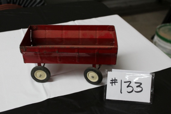 ERTL HAY WAGON