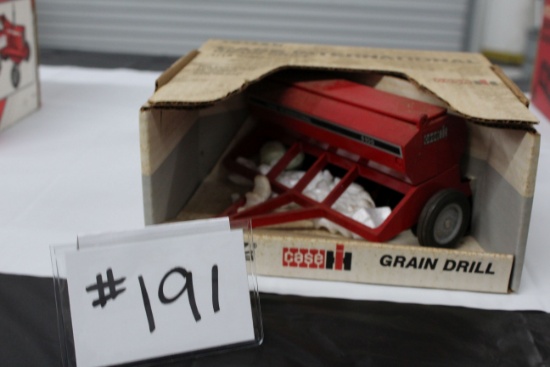 CASE INTERNATIONAL GRAIN DRILL  (IN BOX)