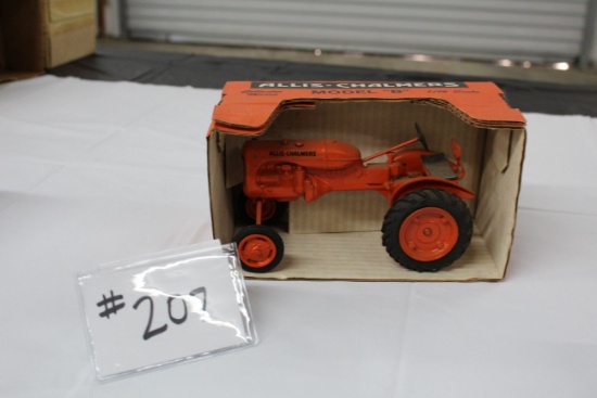 ALLIS-CHALMERS MODEL "B" TRACTOR  (IN BOX)