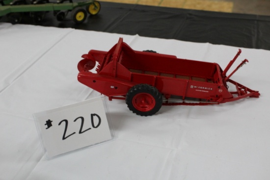 MCCORMICK MANURE SPREADER