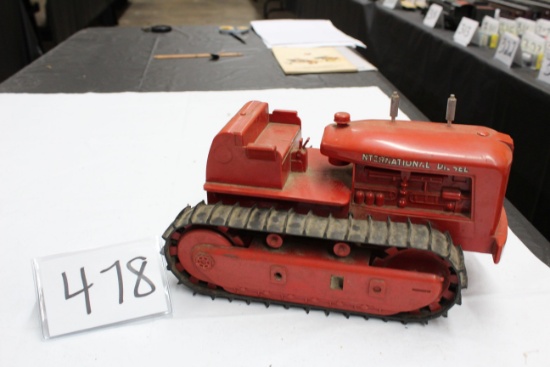 INTERNATIONAL DIESEL PLASTIC CRAWLER