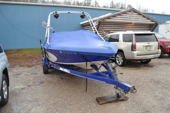 2000 MOOMBA 22'  OPEN SKI BOAT