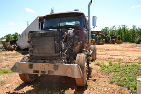 2000 MACK CH613 PULLOUT TRUCK NEEDS ENGINE REPAIRS DOES NOT RUN SN#1M1AA18Y21W138056