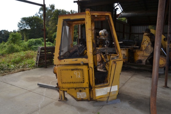 CAT 920 ARTICULATING WHEEL LOADER FOR PARTS MOTOR W/ TRANSMISSION, CAB & MAIN FRAME
