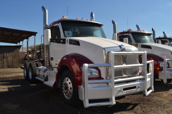 2016 KENWORTH MODEL T880 DAY CAB ROAD TRACTOR