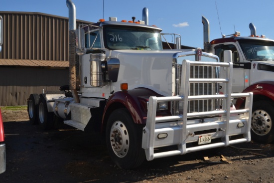 2013 KENWORTH DAY CAB ROAD TRACTOR