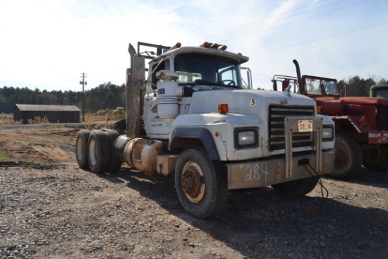 R MODEL MACK PULLOUT TRUCK
