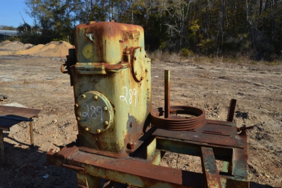 CLEVELAND 13 TO 1 RATIO GEAR REDUCER