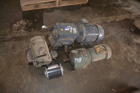 PALLET OF GEAR REDUCERS