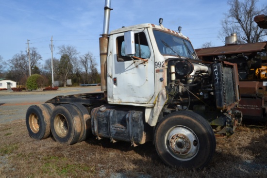 1987 INTERNATIONAL TANDEM AXLE YARD SPOT TRUCK