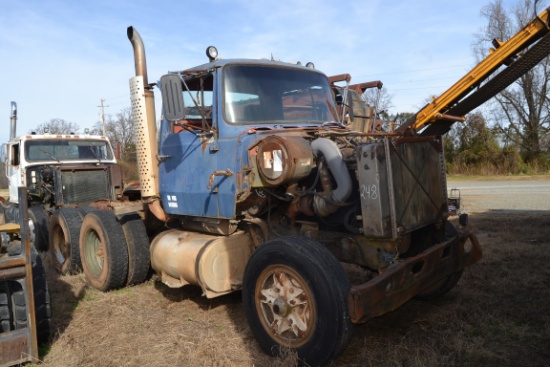 INTERNATIONAL TANDEM AXLE YARD SPOT TRUCK
