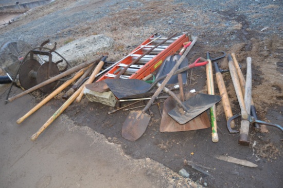 LOT OF CART HOOKS