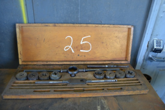 MANUAL PIPE THREADER