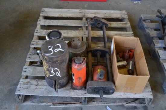 PALLET OF BOTTLE JACKS