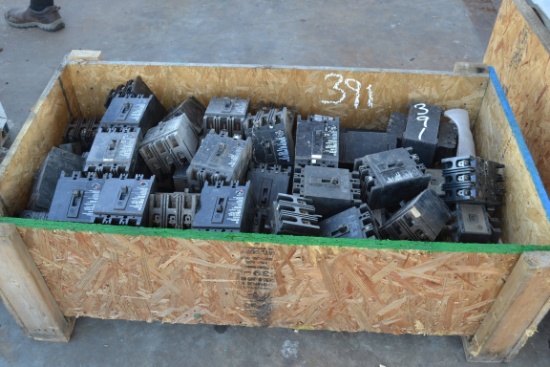 LOT OF ELECTRIAL BREAKERS