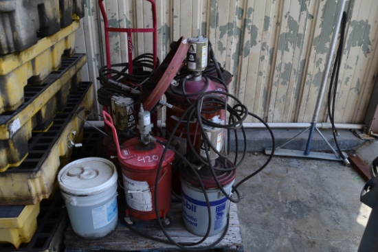PALLET OF AIR GREASE PUMPS