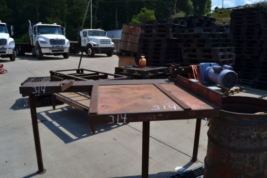 PALLET OF JIG TABLE