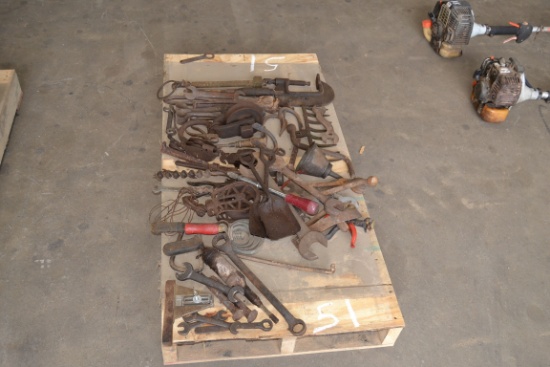 PALLET OF ANTIQUE TOOLS