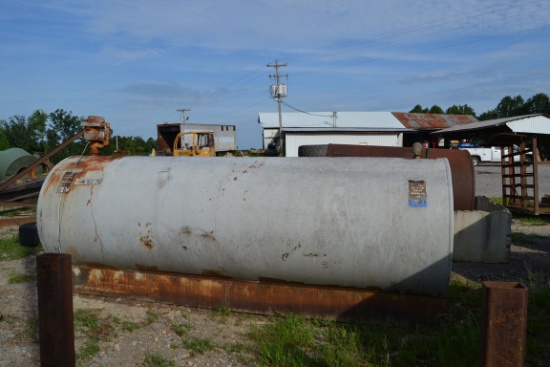 APPROX 1000 GAL FUEL TANK
