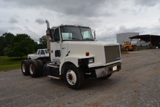 VOLVO TANDEM AXLE SPOT TRUCK
