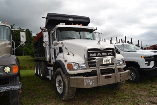 2004 MACK TRI AXLE DUMP TRUCK