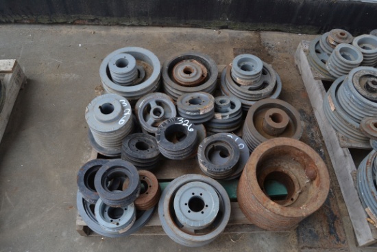 PALLET OF PULLEYS