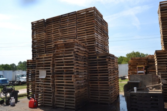 404 USED PALLETS