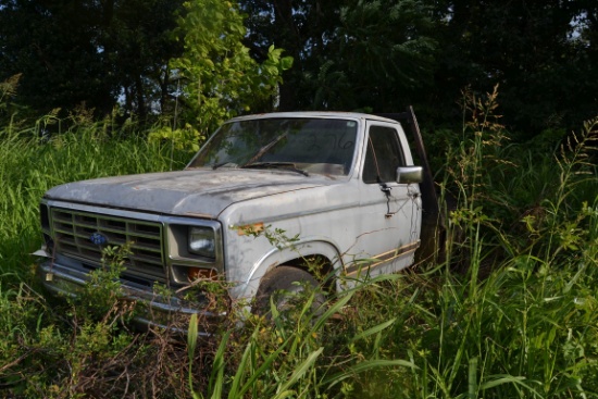 1983 FORD F-350 FLATBED TRUCK SN#IFTHF2512DKA22535  SALVAGE ONLY