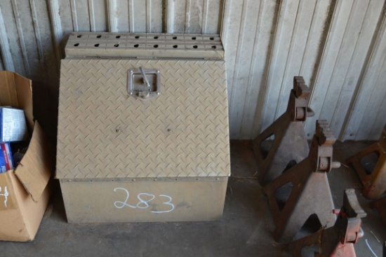 ALUM TOOL BOX FOR TRUCK