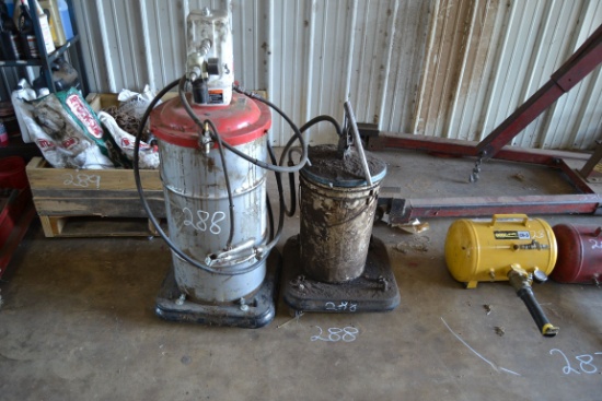 1 AIR GREASE PUMP & 1 MANUAL GREASE PUMP