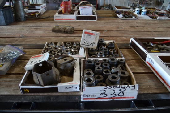 LOT OF SOCKETS