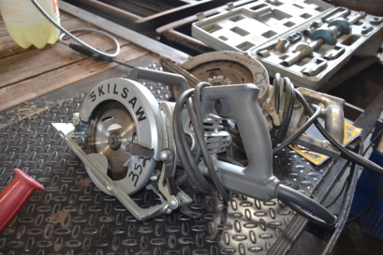 (2) SKIL SAWS