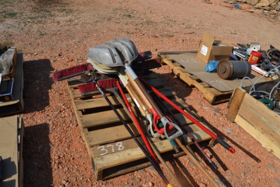 PALLET OF CLEAN UP TOOLS