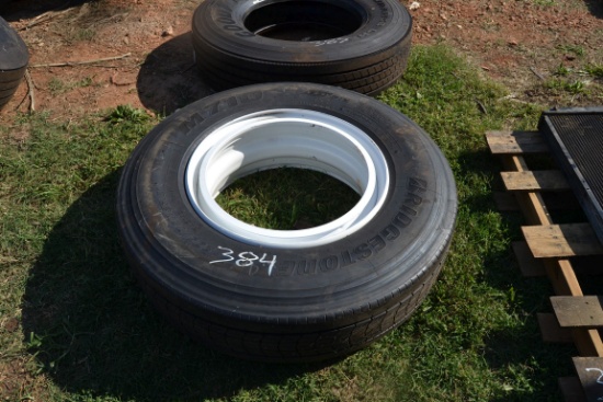 295-75R 22.5 TIRE W/ WHEEL
