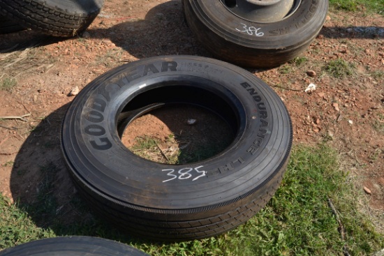 NEW 11R 22.5 TIRE
