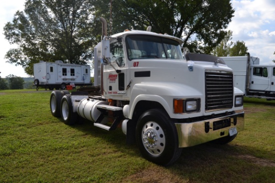 2008 MACK CH PINNACLE DAY CAB ROAD TRACTOR